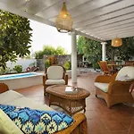La Retreat * تياس