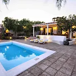 فيلة La Retreat